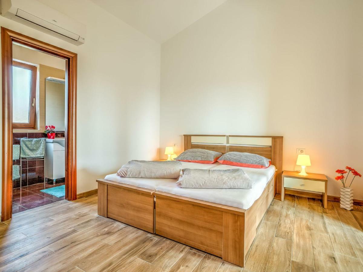 Apartment Ulika-4 By Interhome Tar-Vabriga ภายนอก รูปภาพ